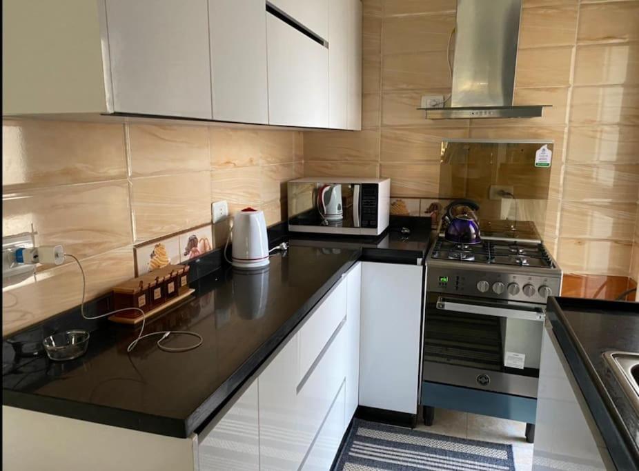 Ultra Modern & Super Cozy Wz A Private Garden Apartment *