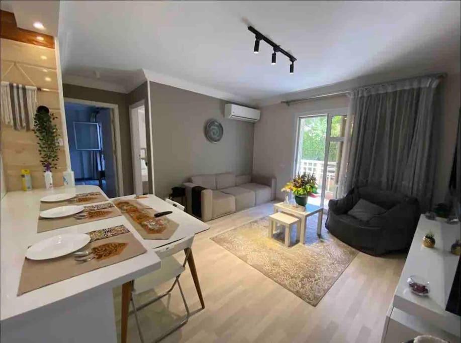 Ultra Modern & Super Cozy Wz A Private Garden Apartment *